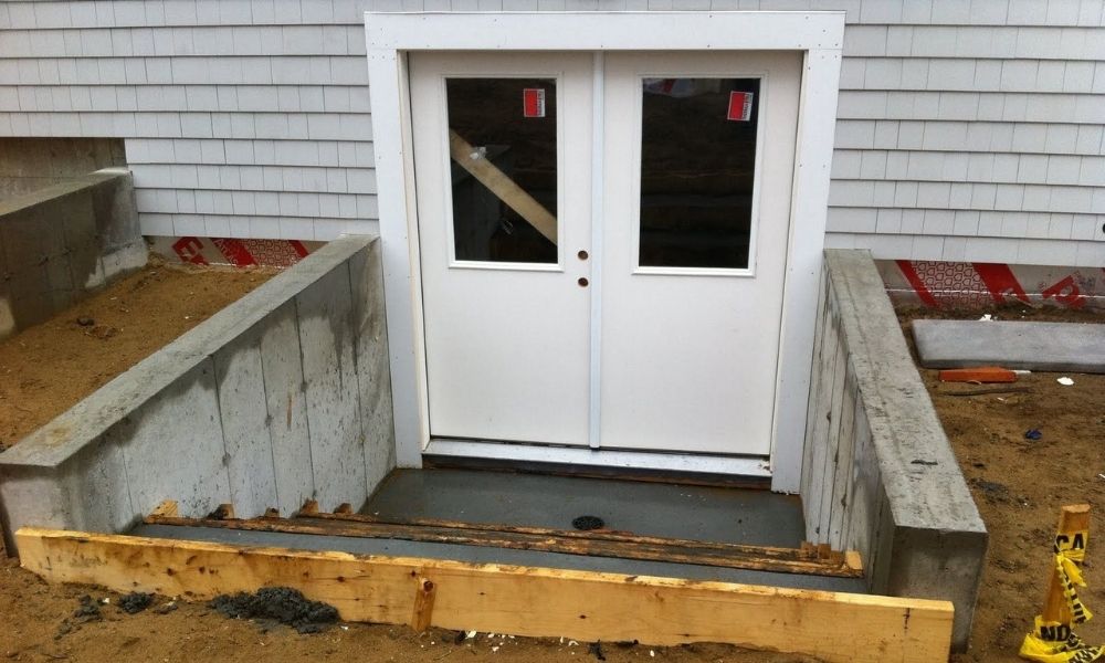 basement-separate-entrance_orig