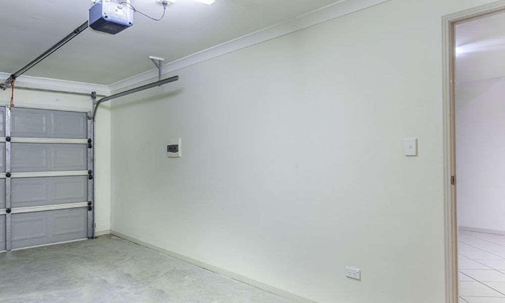 separate-door-entrance-garage02_orig