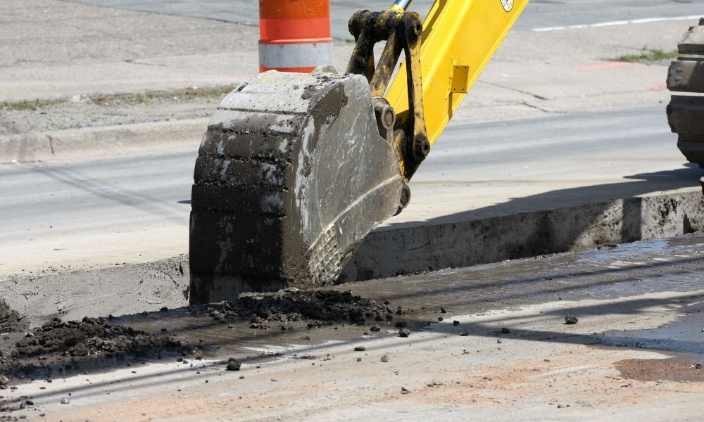 trench-cutting-for-drainage-013_orig